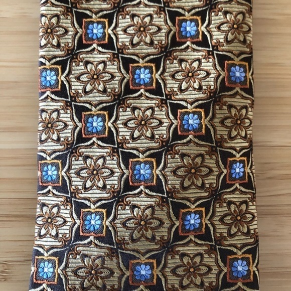 John W. Nordstrom Silk Tie In Minimal Earth Tones! - Picture 5 of 6